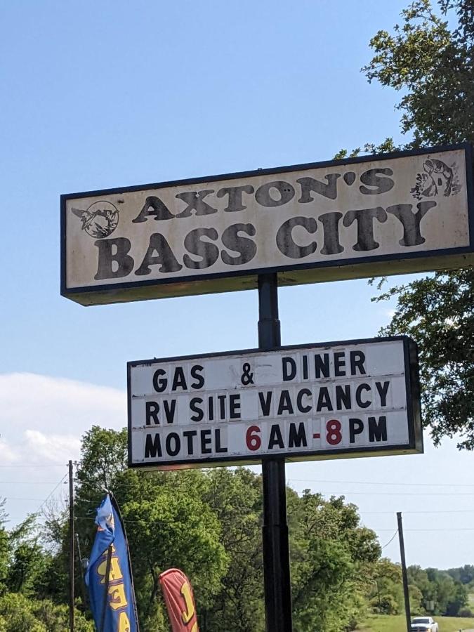 Axtons Bass City Lake Front Resort Emory Exterior foto